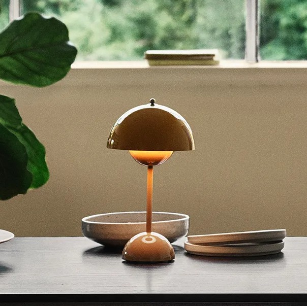 Flowerpot portable bordlampe