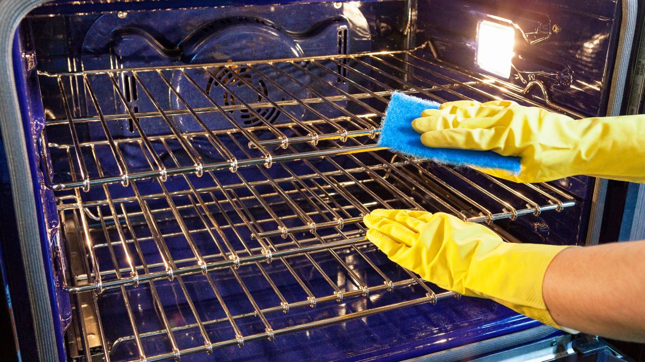 Rengjøring av ovnsventilasjonsgriller
