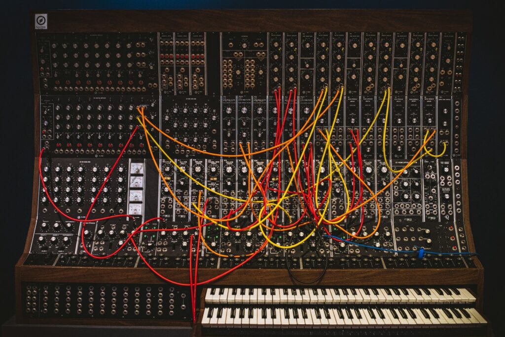 Synthesizer i moderne musikkproduksjon